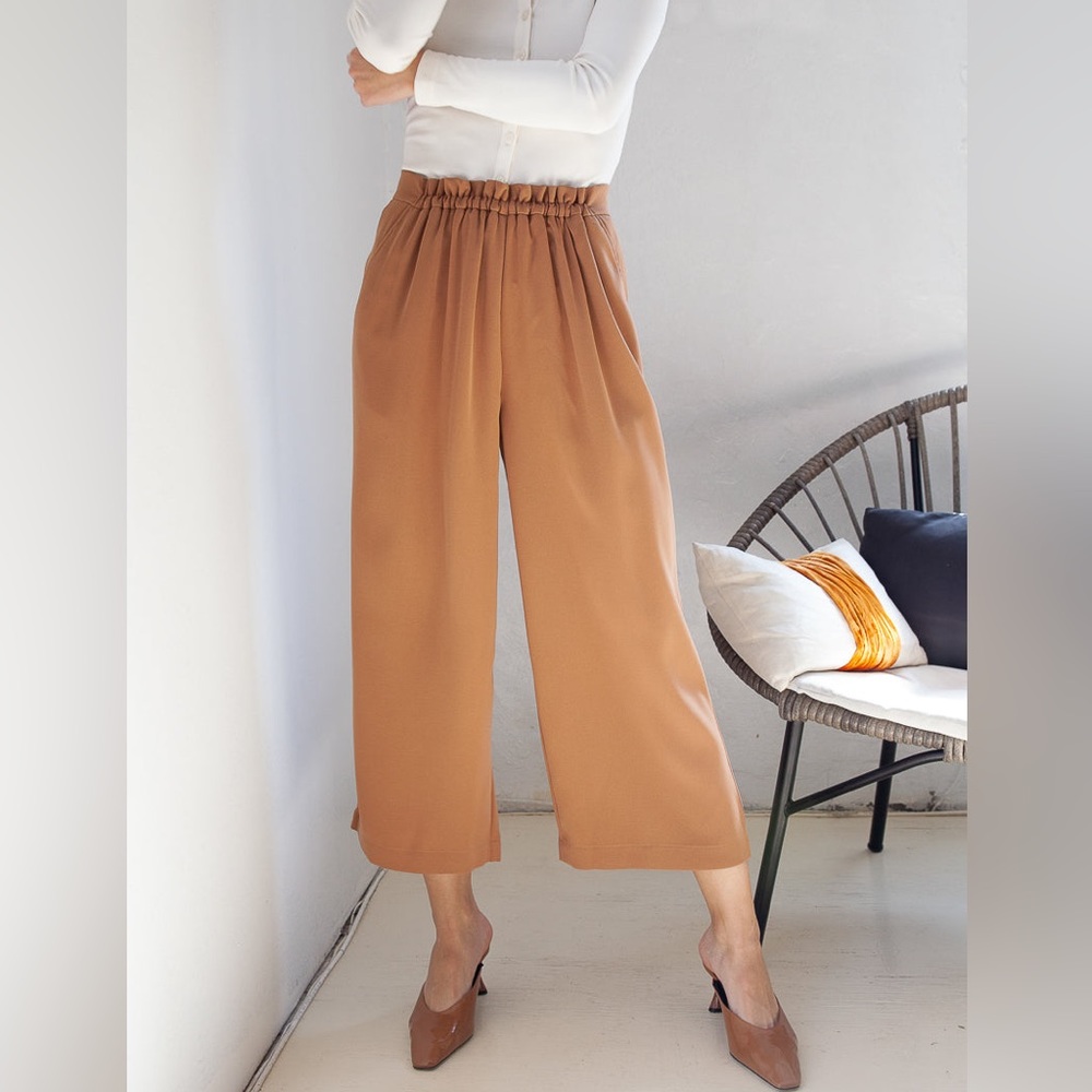 Petite Studio NYC Jenine Pants Camel Size 2 Lightweight fabric Cropped Pants